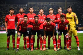 壹号-关于转会期费耶诺德调整名单以备西甲，防线松动环节打磨，压力陡增，控场能力受关注的信息