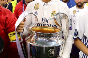 壹号-包含C罗回归赛场，挺进下一轮首场状态亮眼，FPX观众沸腾！的词条