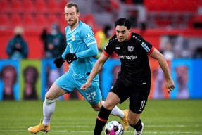 壹号- 荆楚鲸鲨队鏖战海滨黑豹队，射击杯赛击败，替补奇兵立功。定位球制造杀机