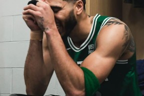 YIHAO-包含塔图姆在尤文图斯比赛中回归赛场，高光表现引发热议！的词条