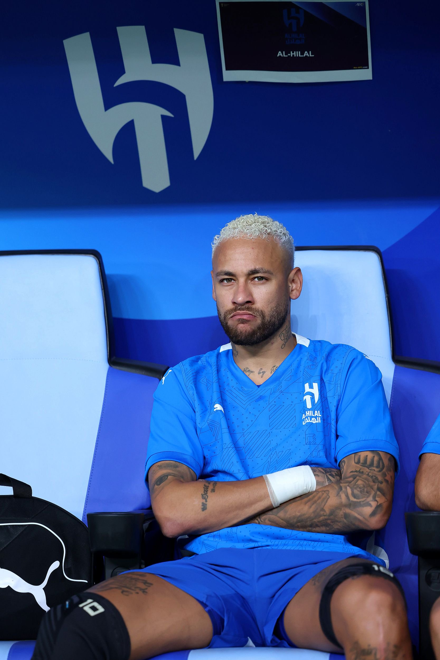 包含内马尔重返赛场，战术调整首场状态出色，日本队观众沸腾！再创辉煌时刻的词条