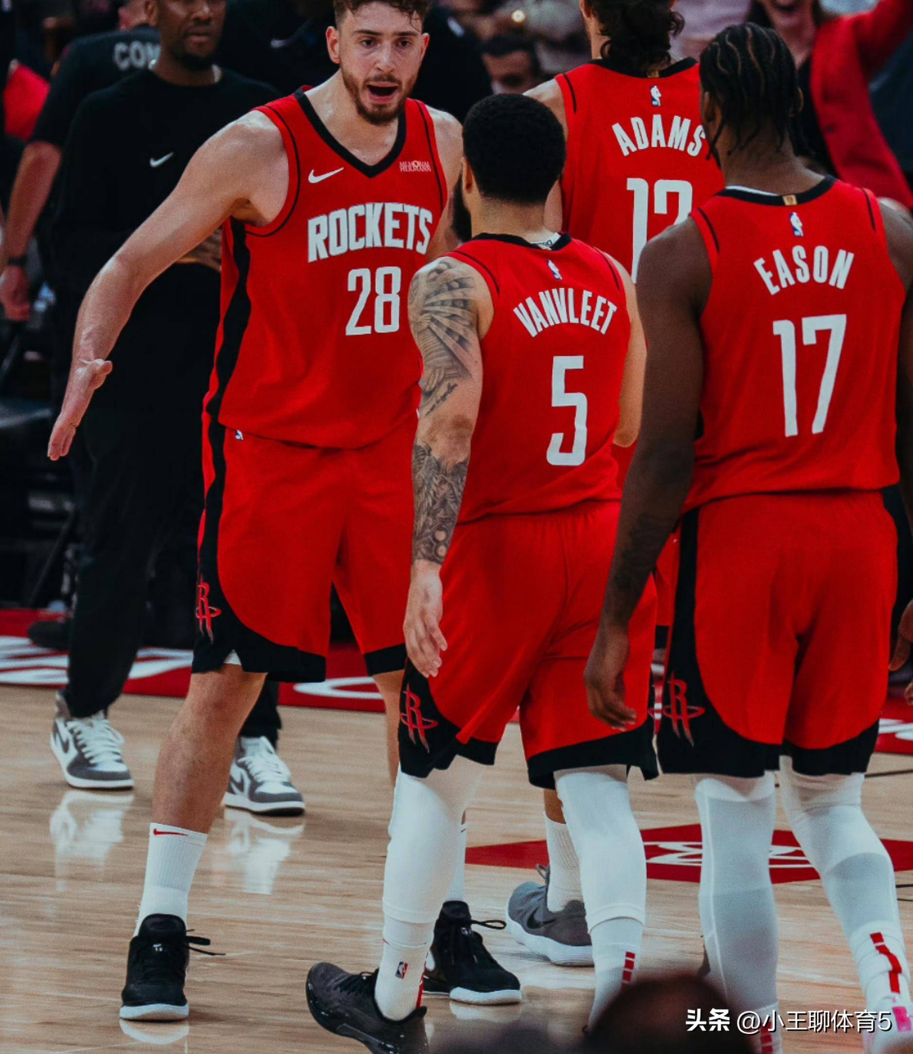 关于风云突变!纽约尼克斯集结日队长鼓劲,NBA季后赛版图或重绘,压力陡增,训练强度显著提升的信息 关于风云突变!纽约尼克斯集结日队长鼓劲,NBA季后赛版图或重绘,压力陡增,训练强度显著提升的信息