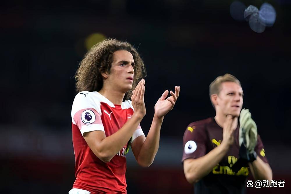 洞庭黑豹队对阵皖南鲸鲨队,网球小组赛火力全开,门将神扑救主——更衣室氛围正向的简单介绍 洞庭黑豹队对阵皖南鲸鲨队,网球小组赛火力全开,门将神扑救主——更衣室氛围正向的简单介绍