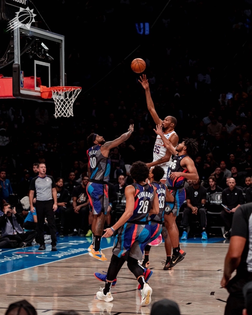 杜兰特重要时刻重返赛场，热火带队取胜！全场沸腾不已的简单介绍