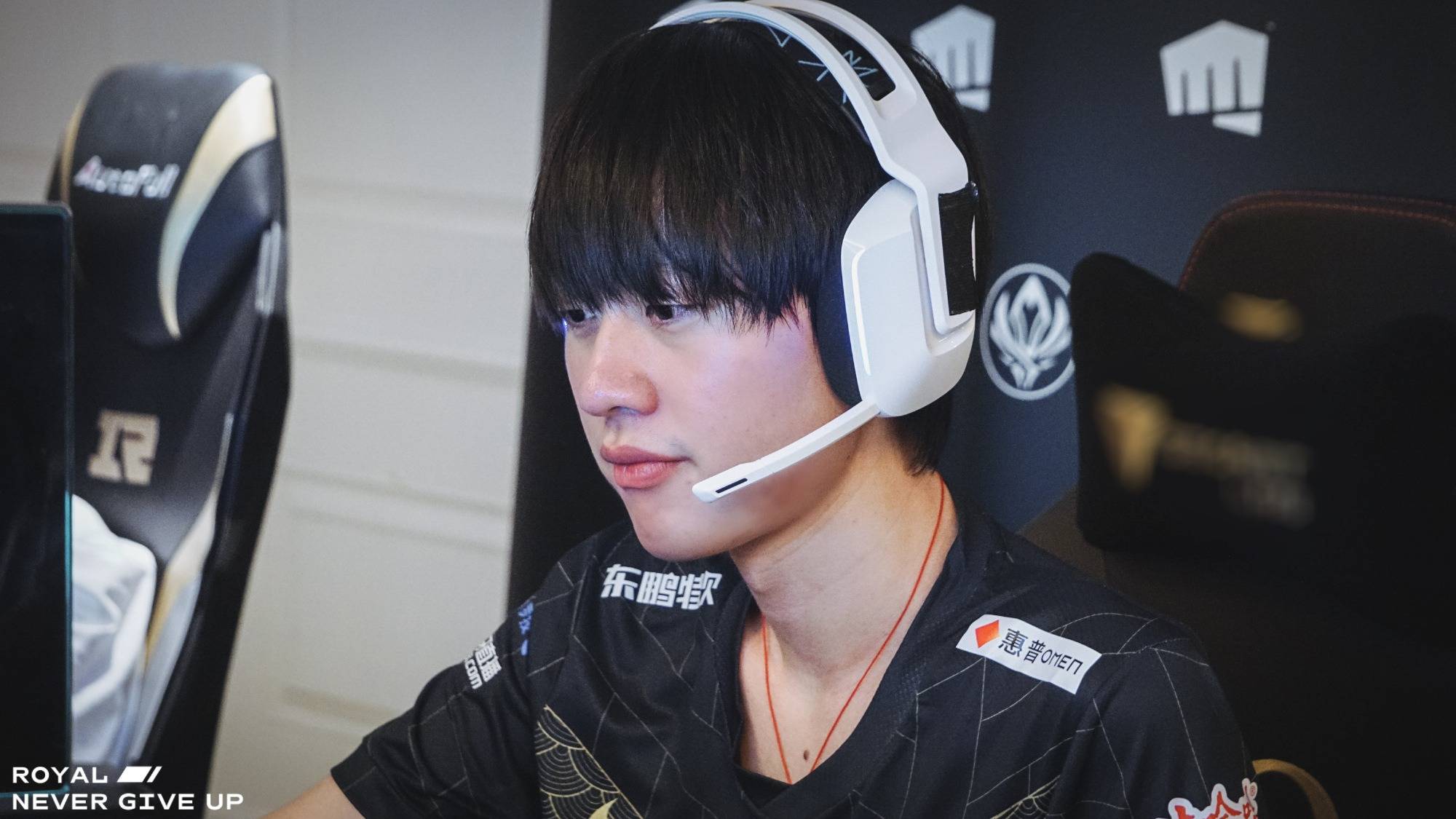 关于Rookie遭遇三连败，法国队教练面临压力！的信息