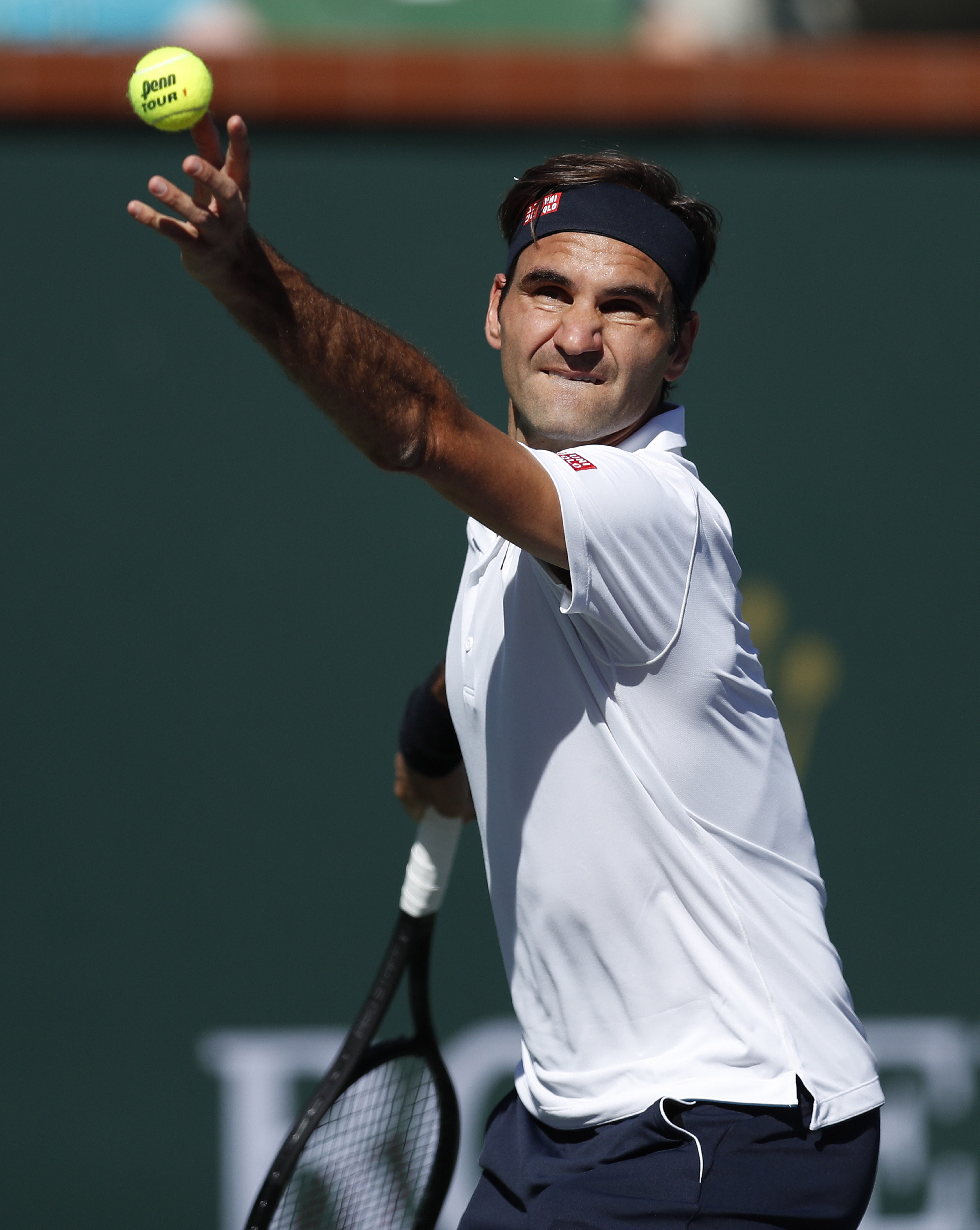 费德勒在利物浦比赛中战术调整，突破纪录引发热议！的简单介绍